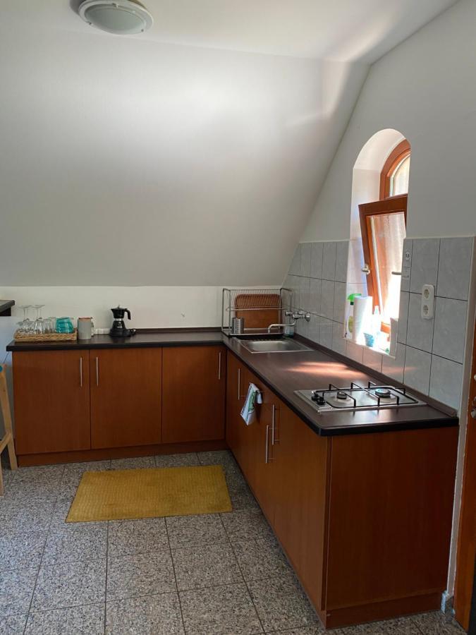 Szalma Vendégház Mogyorosbanya Exterior foto