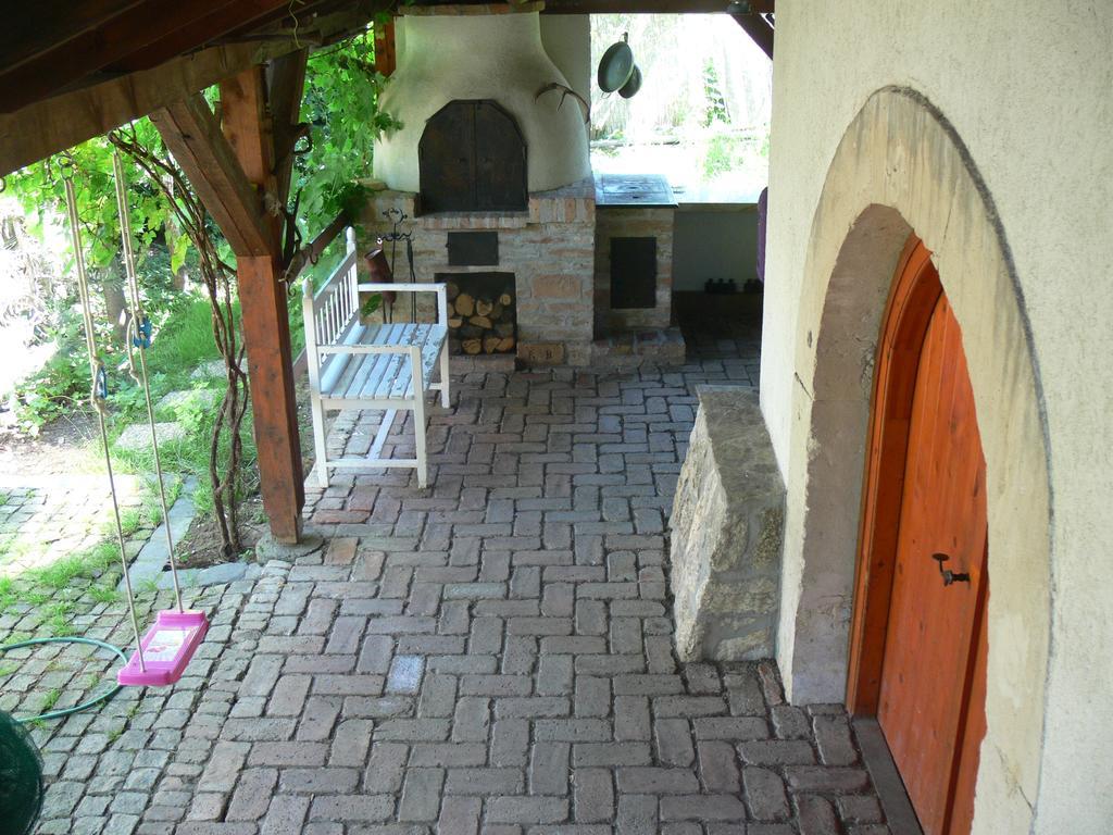 Szalma Vendégház Mogyorosbanya Exterior foto